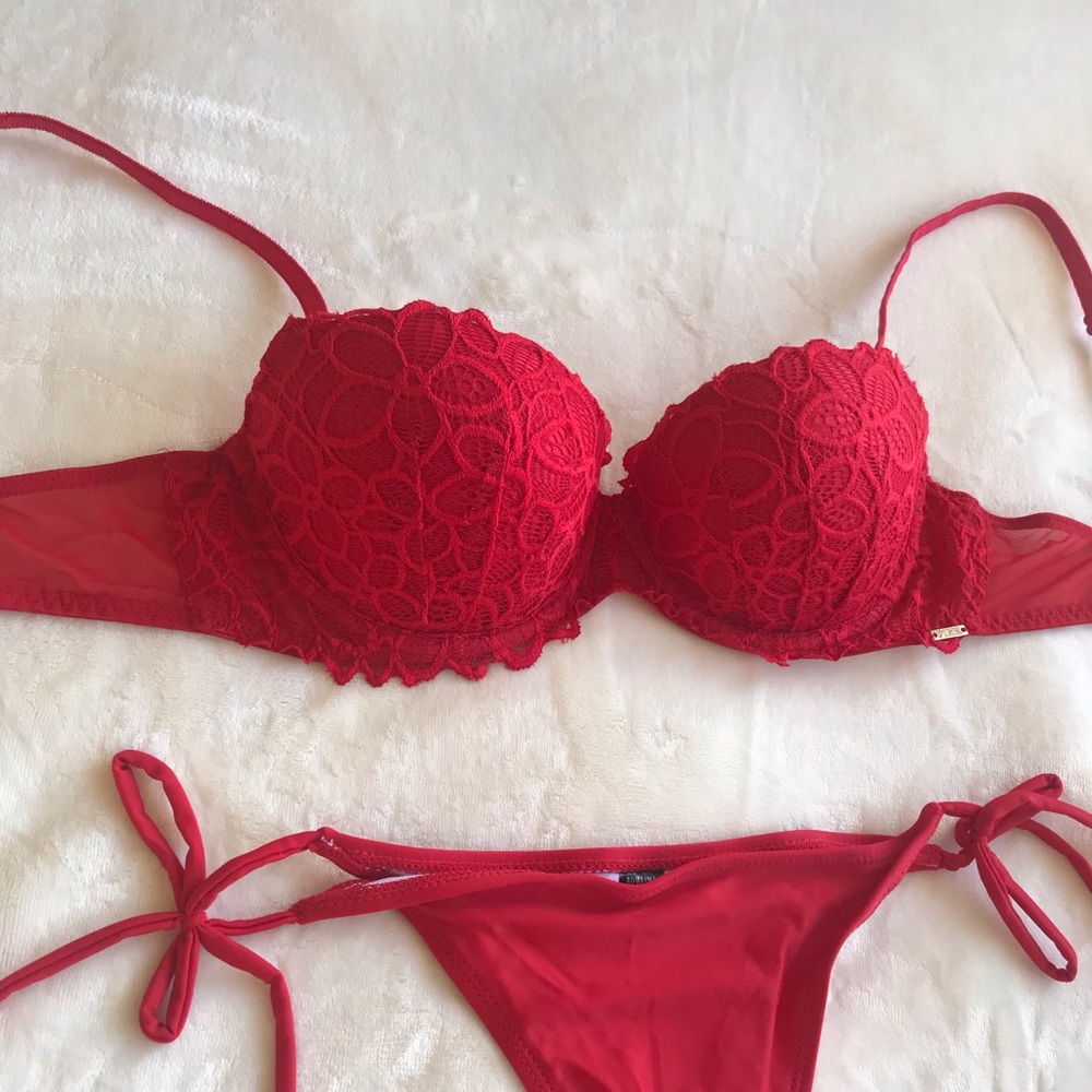 🔥VICTORIA SECRET RED LACE PUSH UP BRA💋